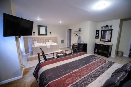 The Mountaineer Hotel Williamson Екстериор снимка